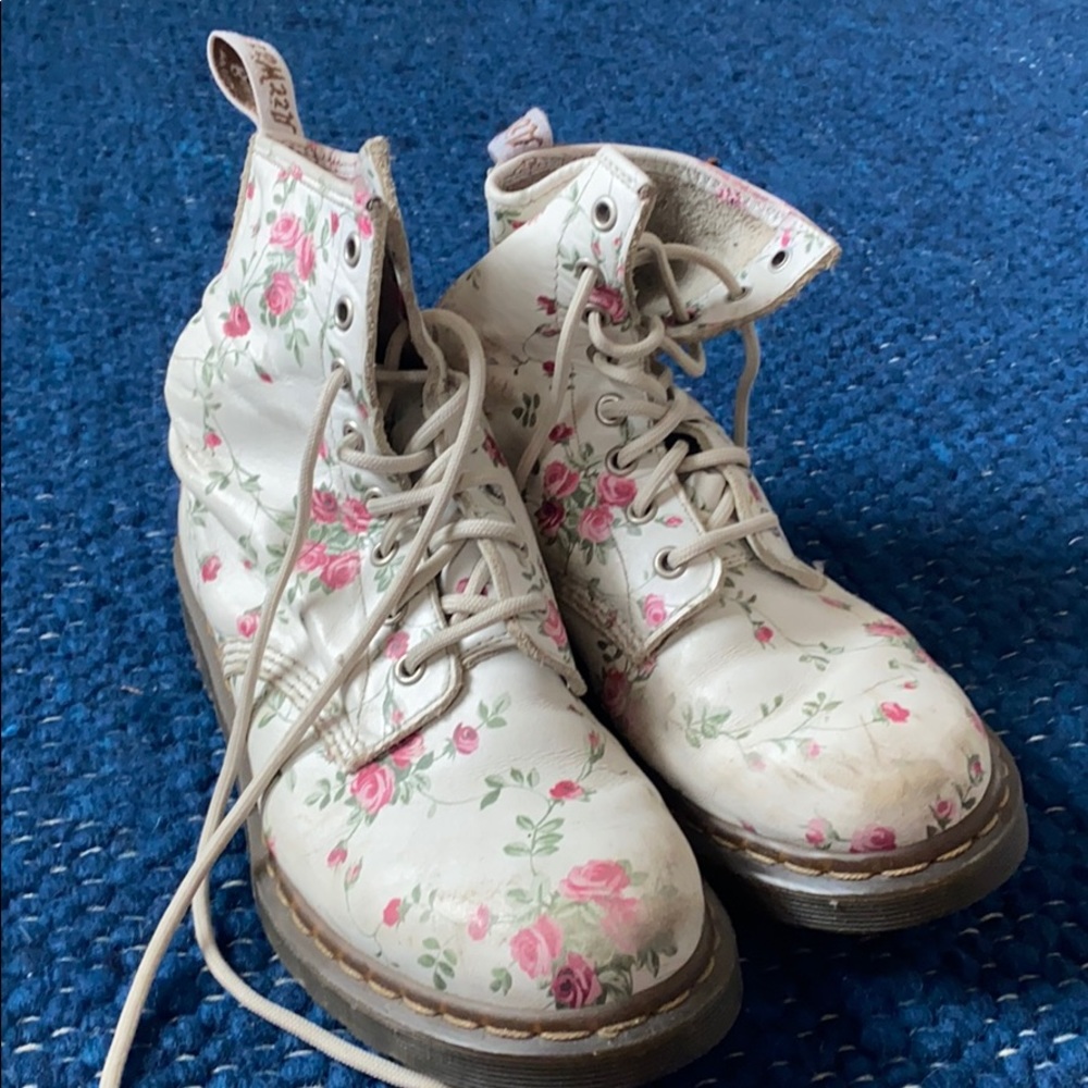 Floral doc martens